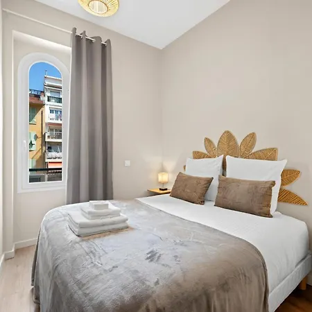 Dolce Emplacement Parking Bord De Apartment